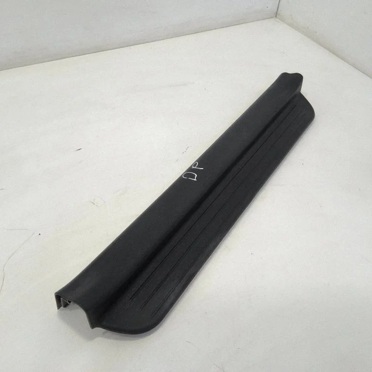 Front sill trim cover 858741H000