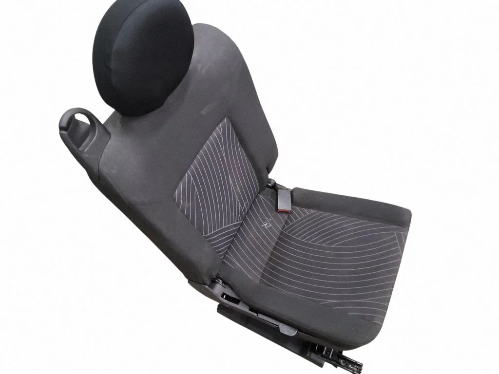 Rear seat – rear right