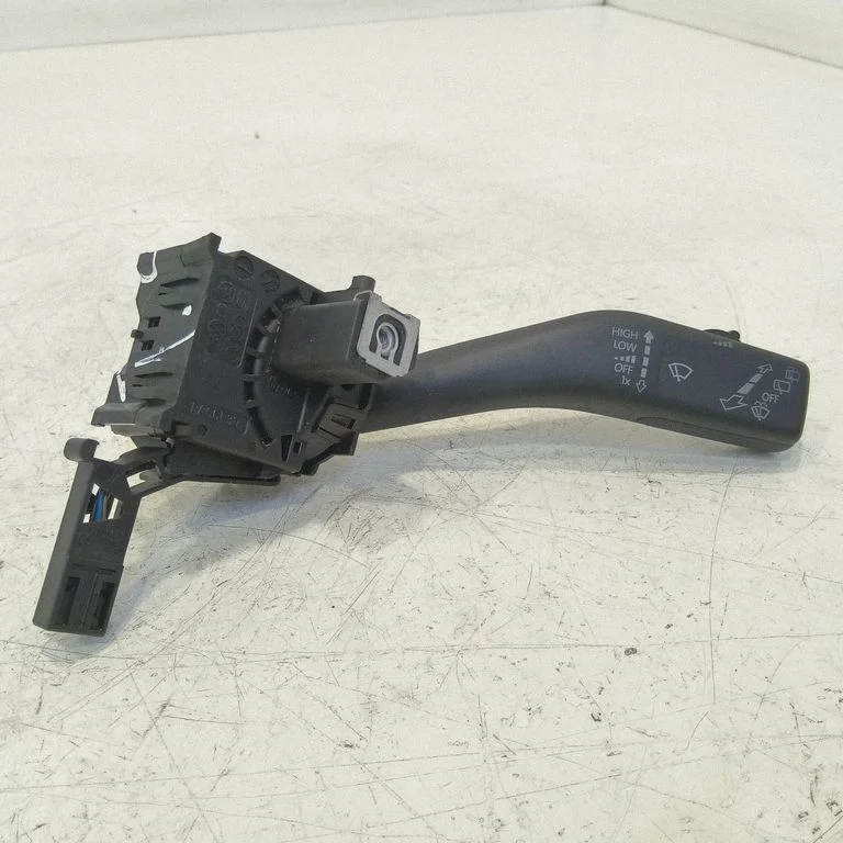 Klaasipuhastite lüliti – Volkswagen Caddy (2004-2010)
