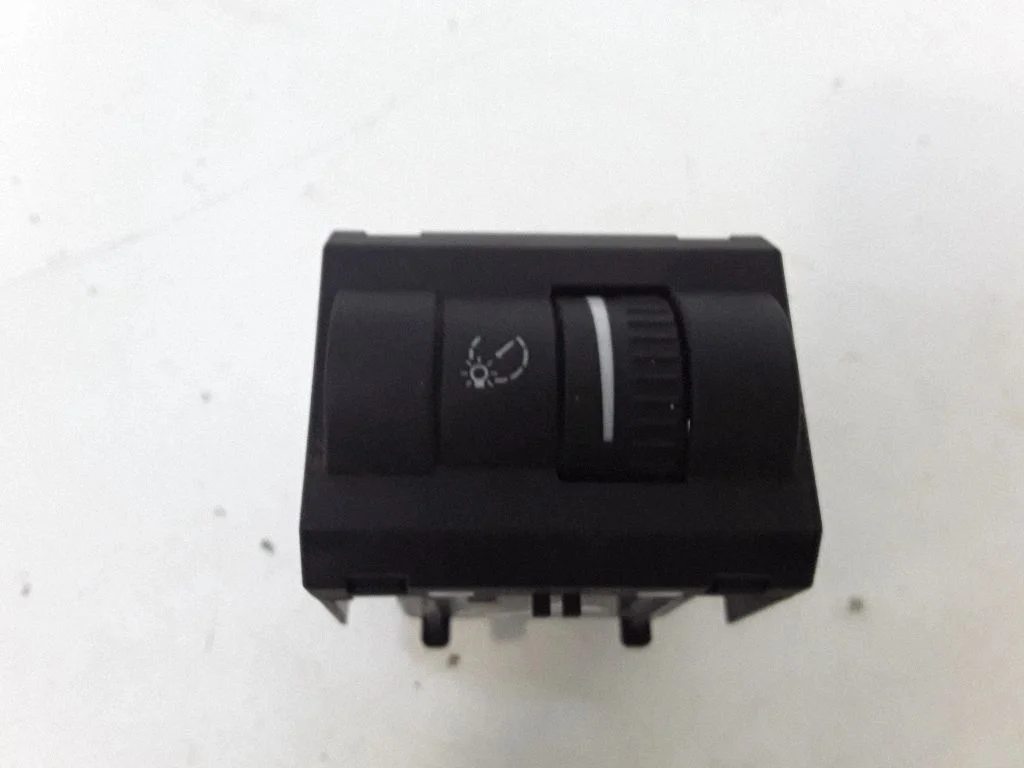 Headlight level height control switch 1Z0941333A