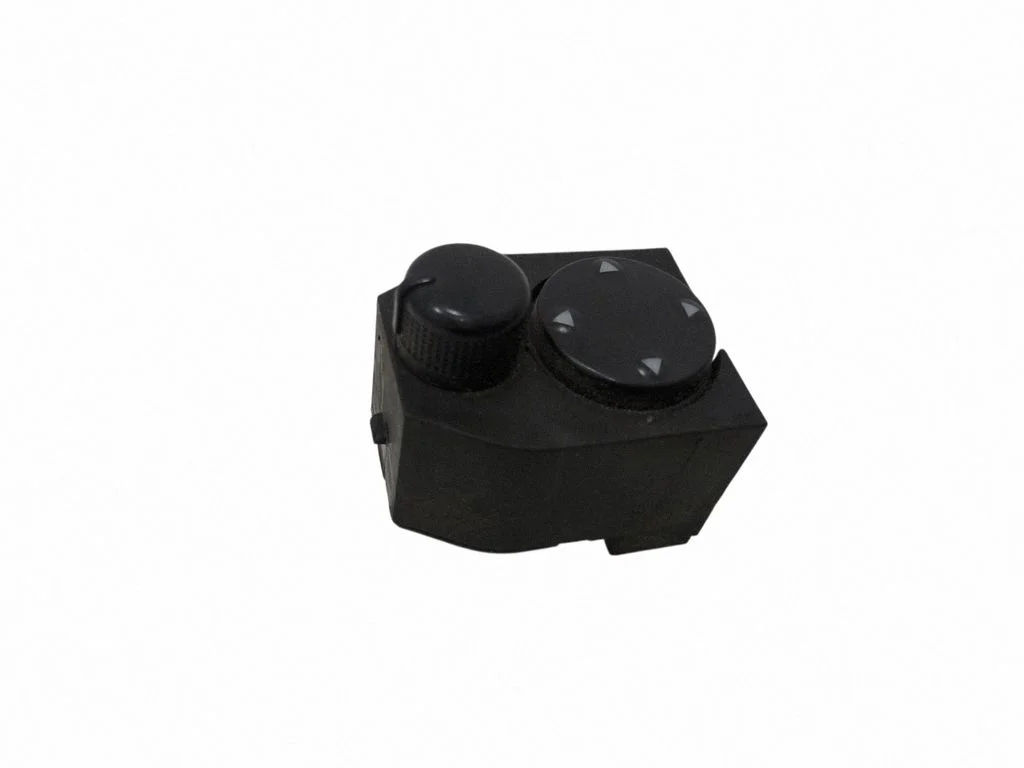 Wing mirror switch – front left