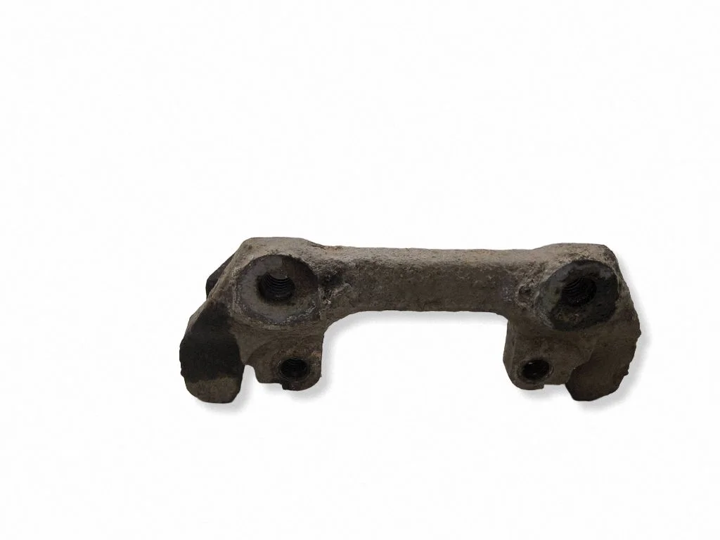 Piduriklotside hoidik/kandur (tagumine) – Volvo S60 (2001-2004)