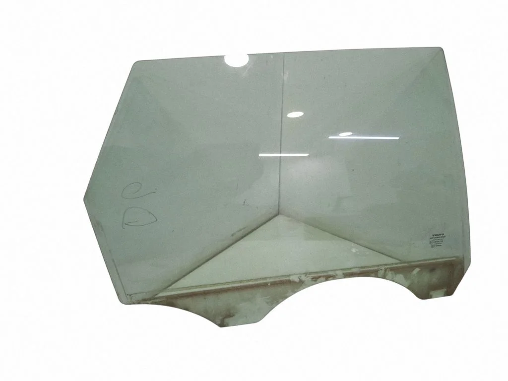 Rear door window glass – rear right