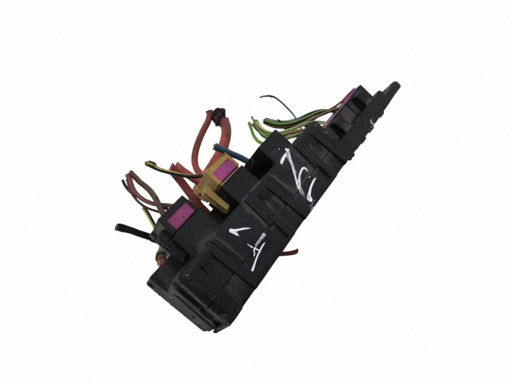 Kaitsmekarp (komplekt) 8L0941822