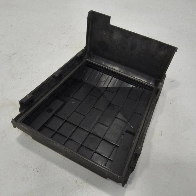 Fuse box cover – front