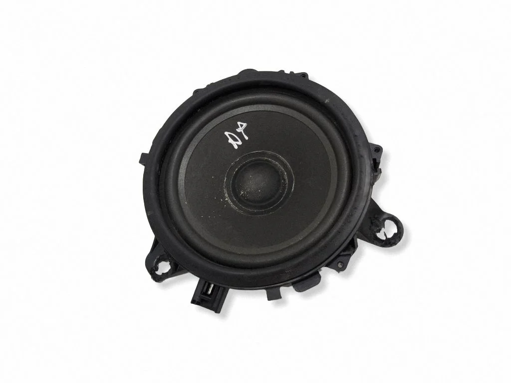 Skaļrunis (-ņi) priekšējās durvīs 30797139