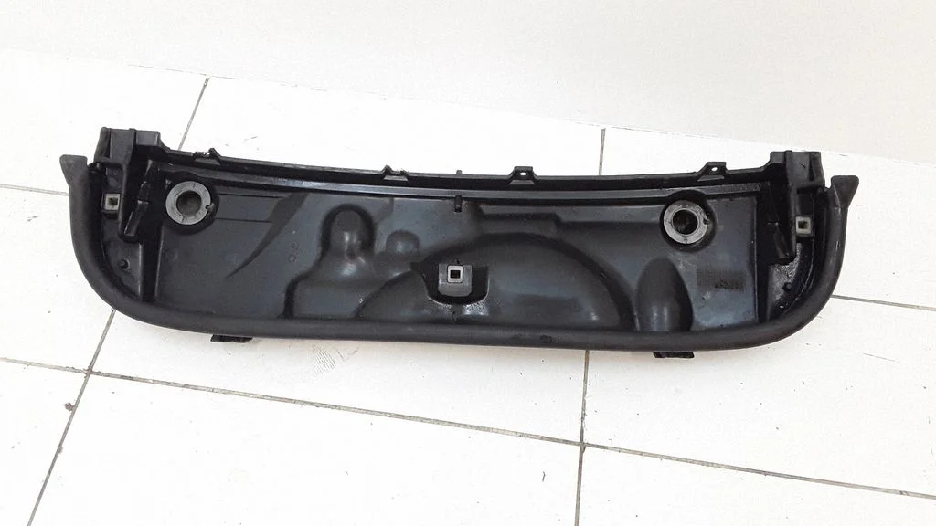 Other engine bay part 8370066