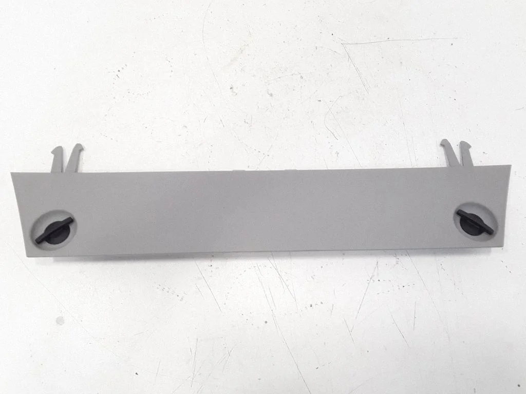 Tailgate trim 7316762