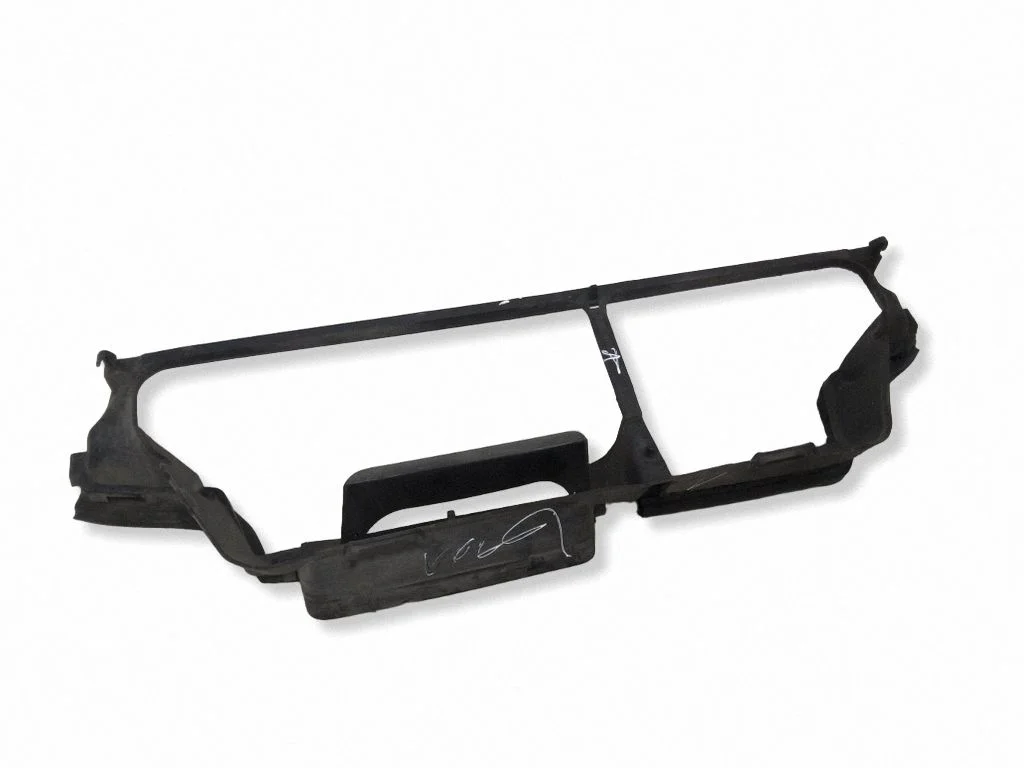 Radiatoru paneļa augšējā daļa – Volvo S60 (2001-2004)