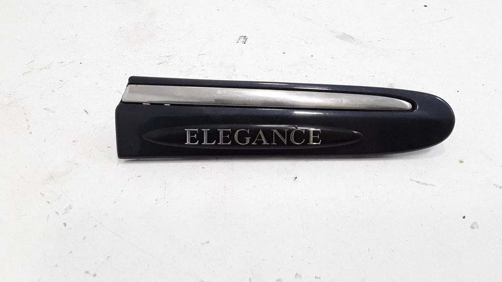 Fender trim (molding) – Mercedes-Benz CLK-Class A209 C209 (2002-2009)