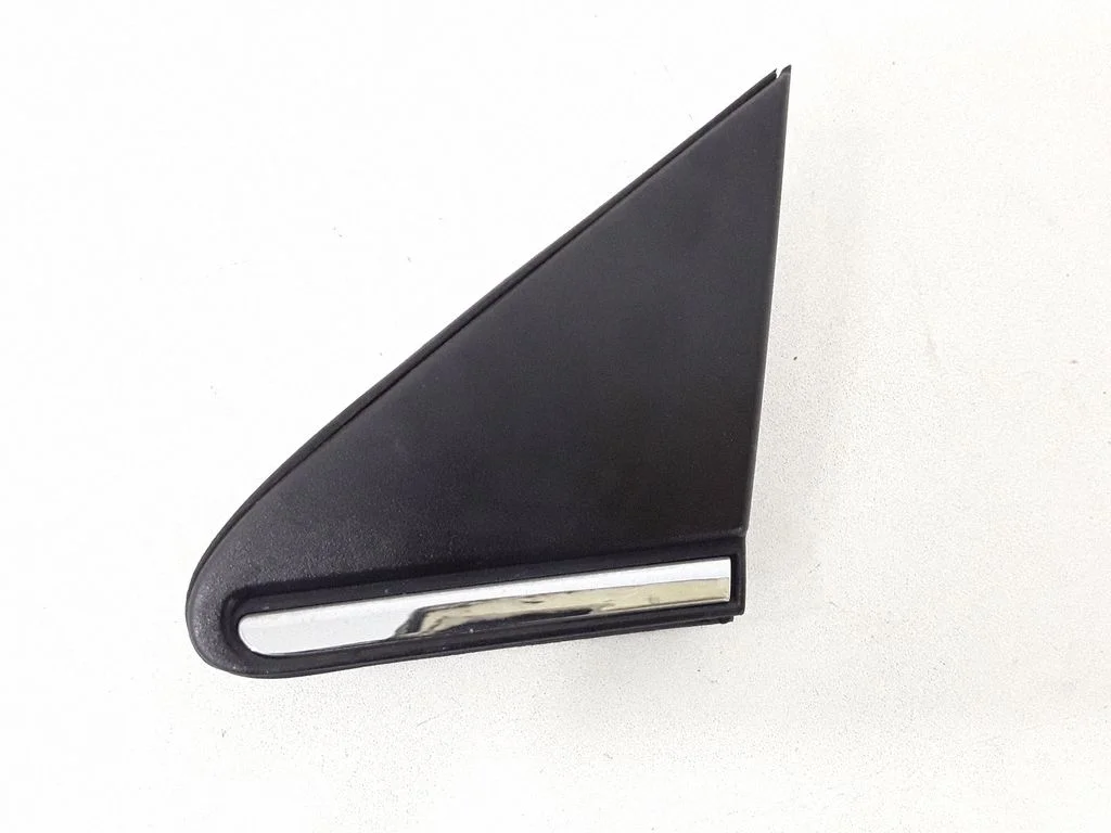 Fender trim (molding) – Toyota Avensis T250 (2003-2006)