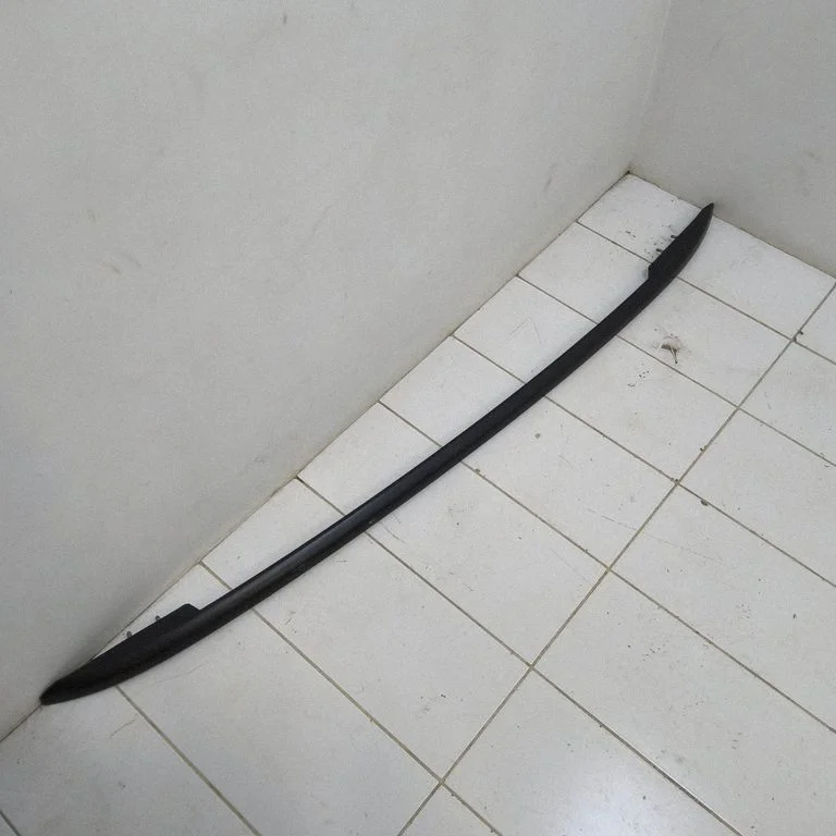 Katuse pikivardad „sarved" – vasak