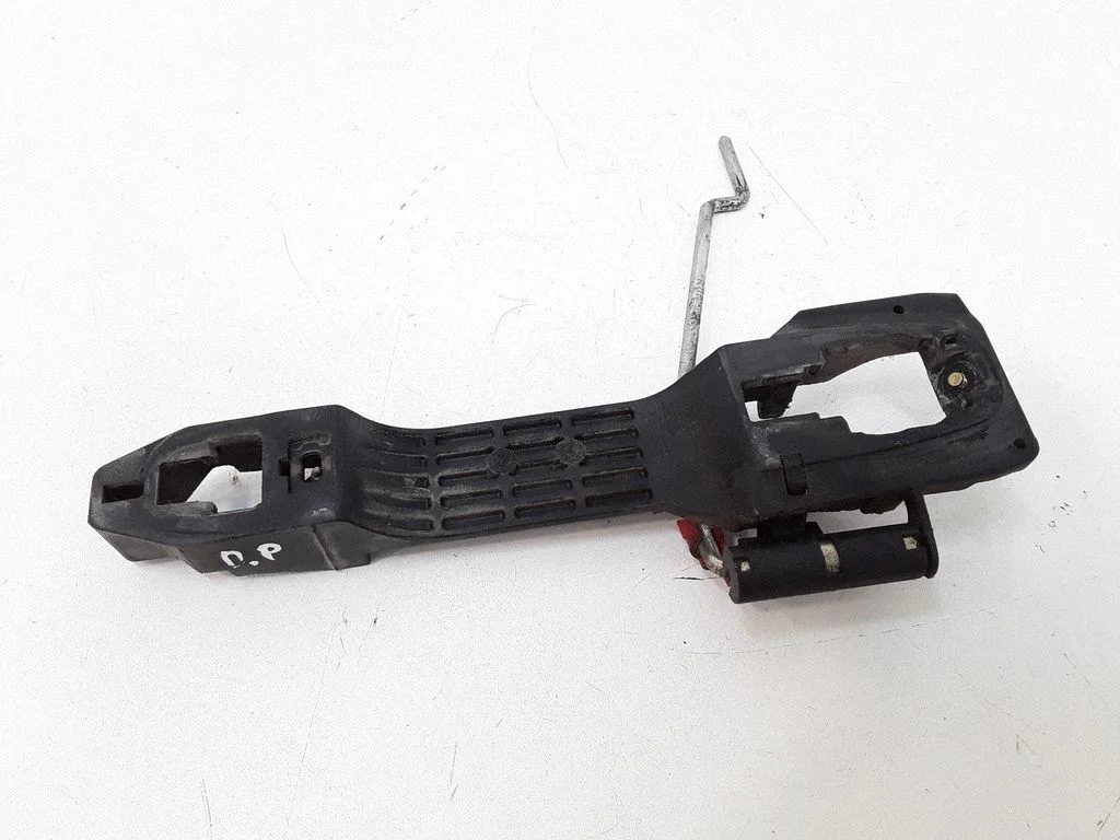 Front door exterior handle/bracket – Toyota Corolla Verso E121 (2004-2007)