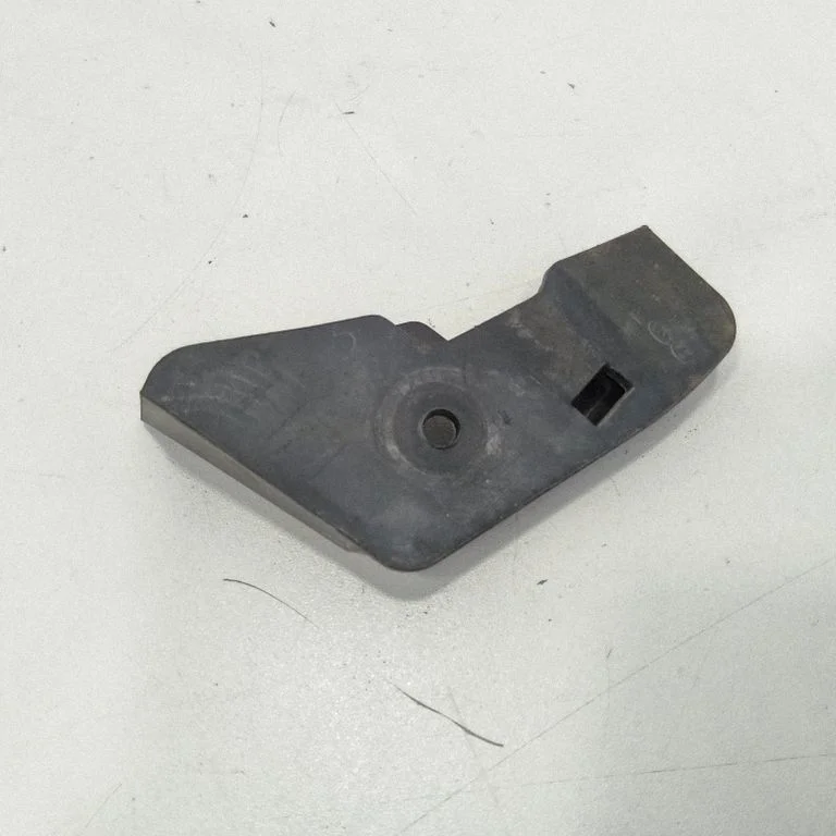 Radiator mount bracket 863531H500