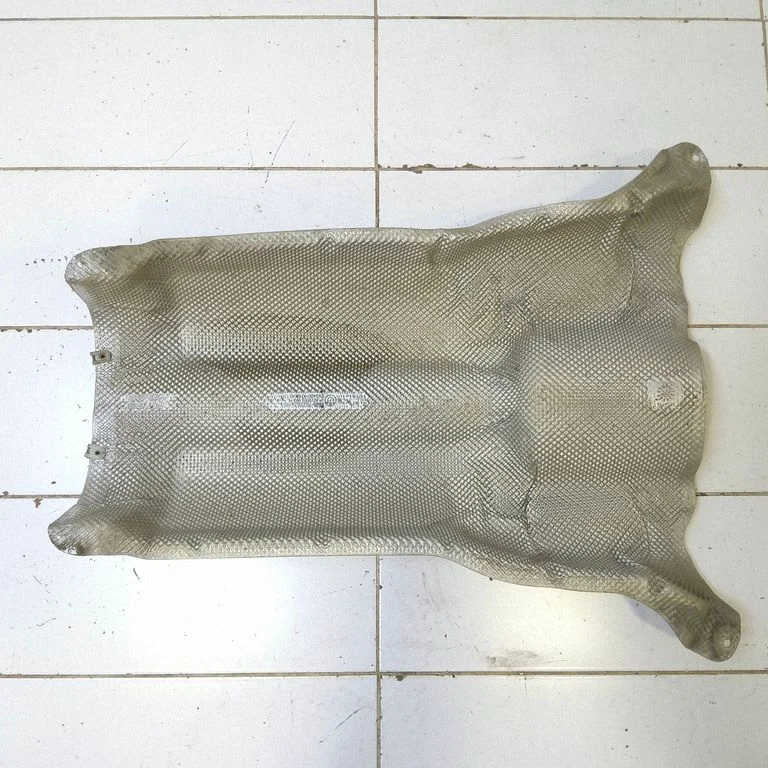 Exhaust heat shield 246400