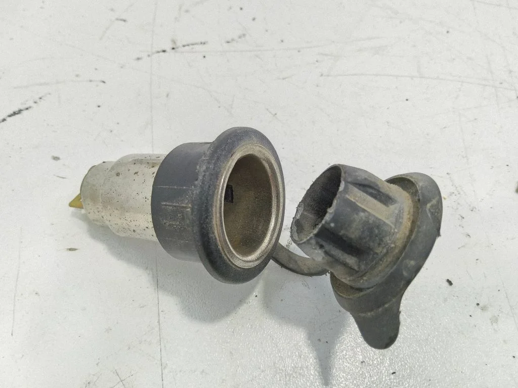 12 V lizdas (gale)