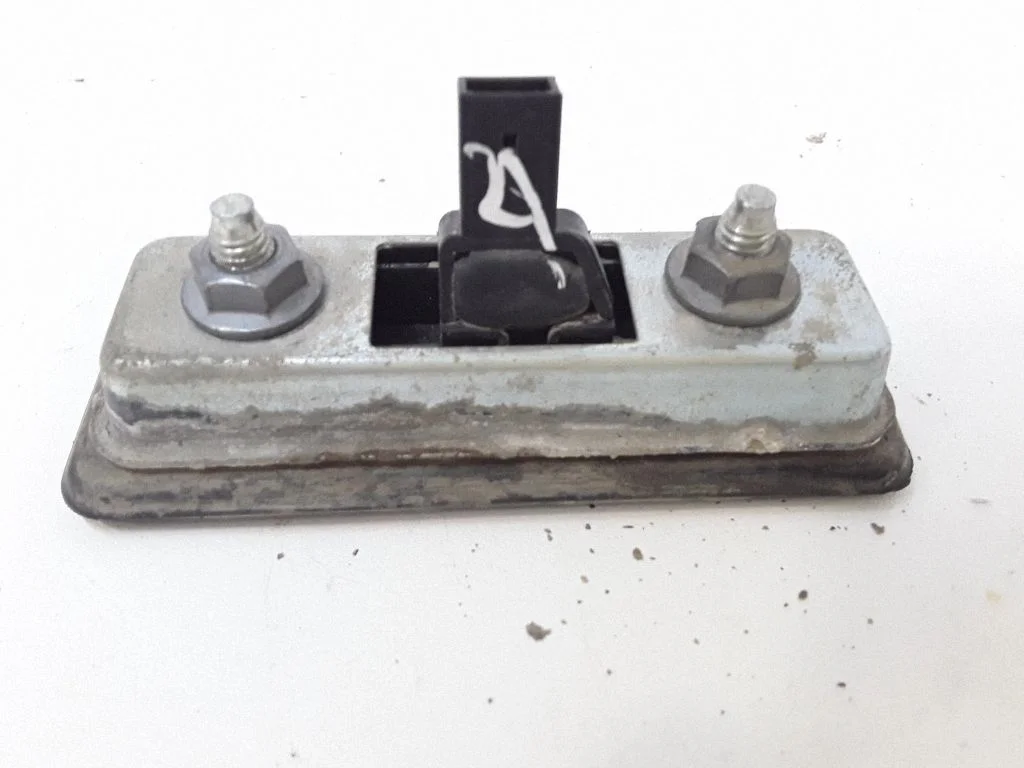 Tailgate opening switch