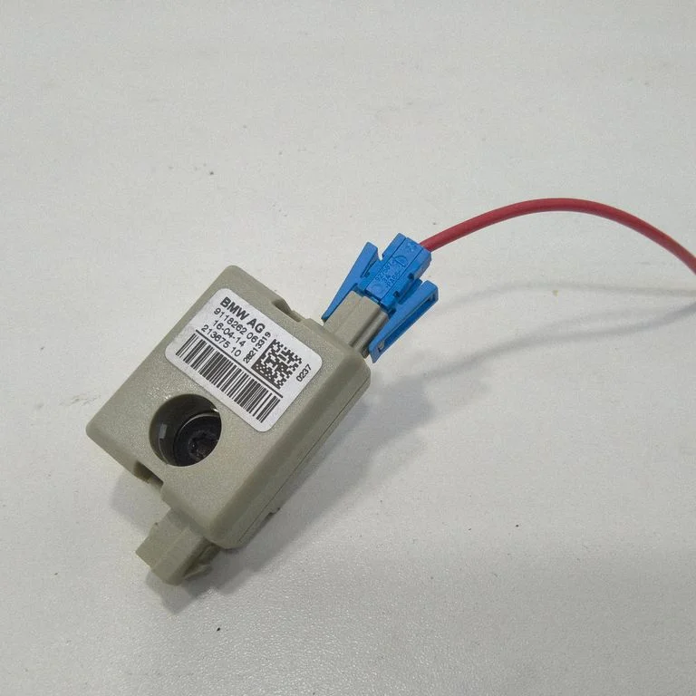 Antenna control unit – BMW 5 Series F10 F11 (2009-2016)