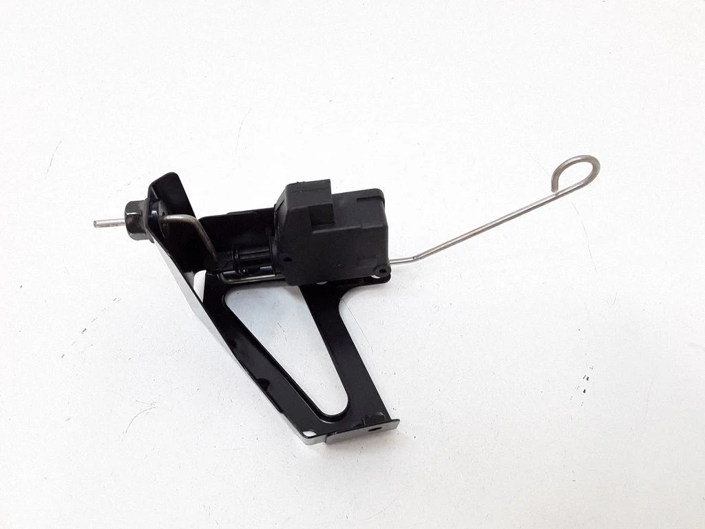 Fuel tank cap lock motor