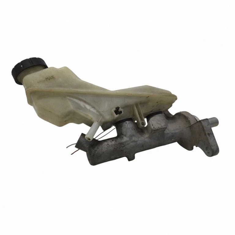 Master brake cylinder – Toyota Matrix (E130) (2001-2008)