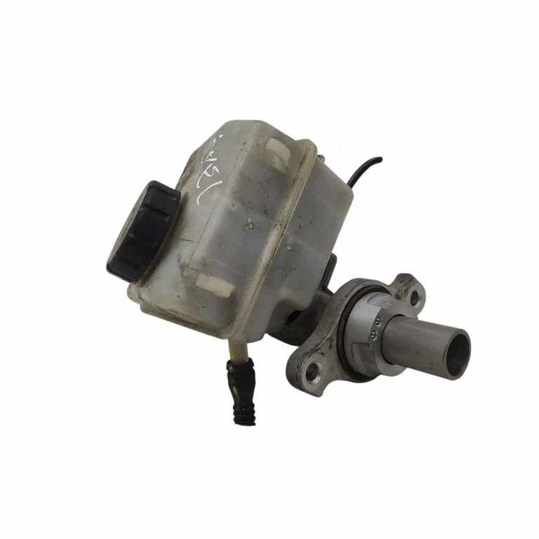 Master brake cylinder 32067271