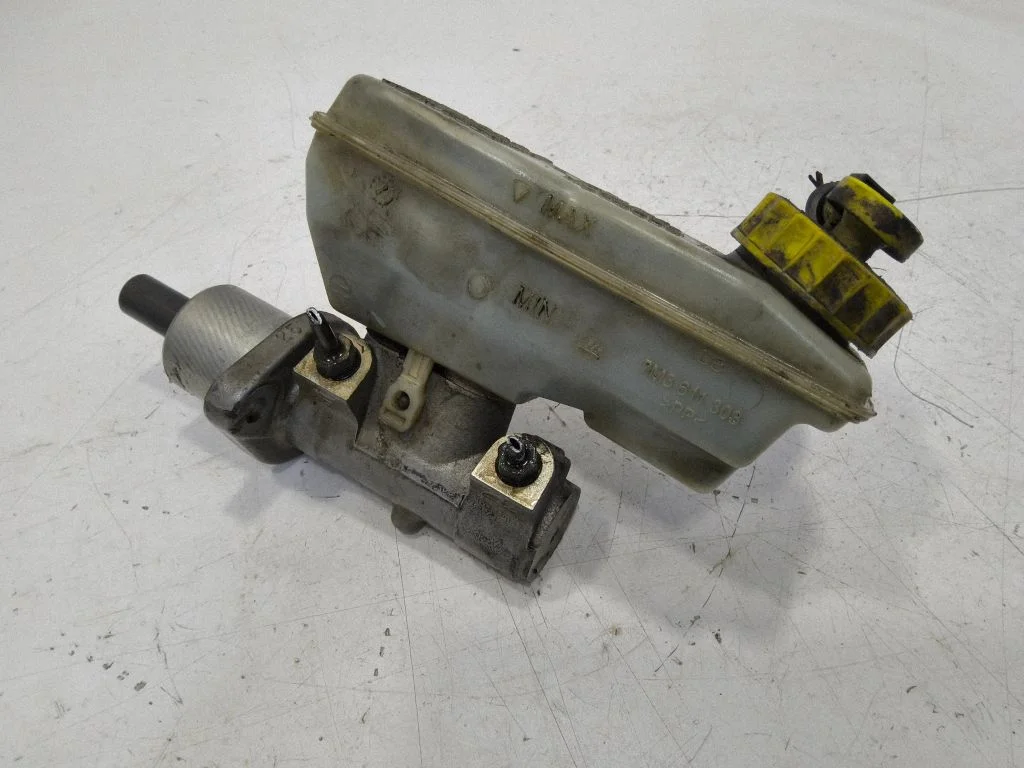 Master brake cylinder 7M3611303