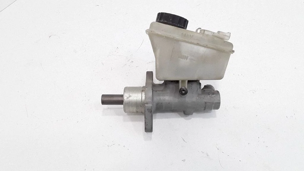Master brake cylinder