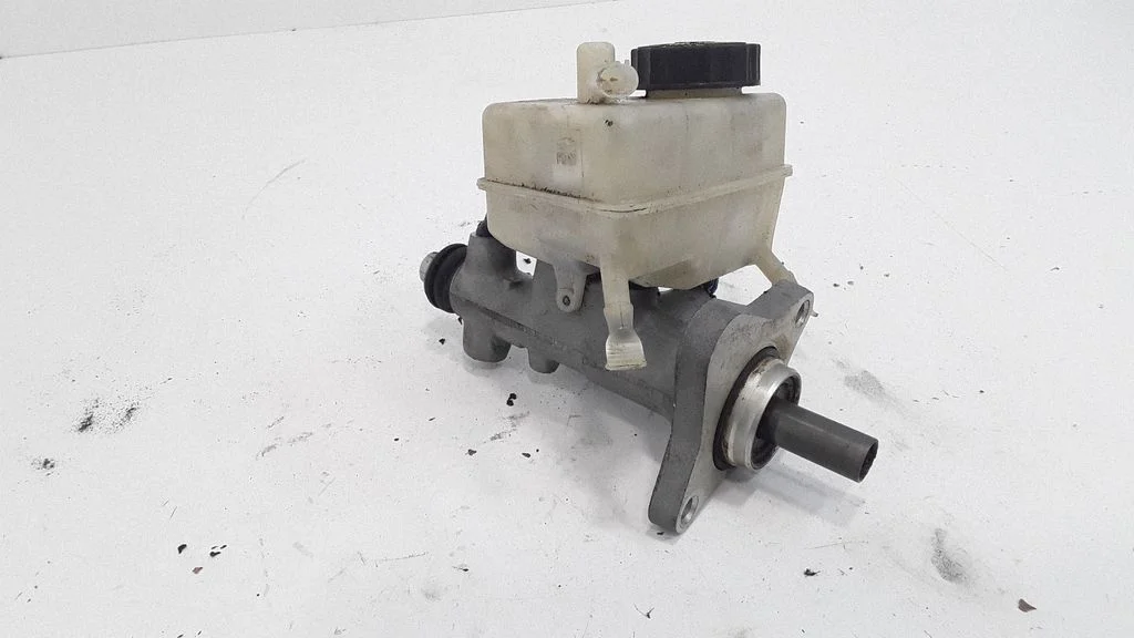 Master brake cylinder