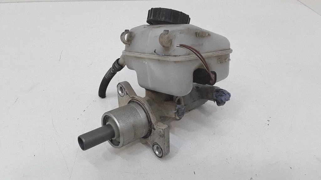 Master brake cylinder