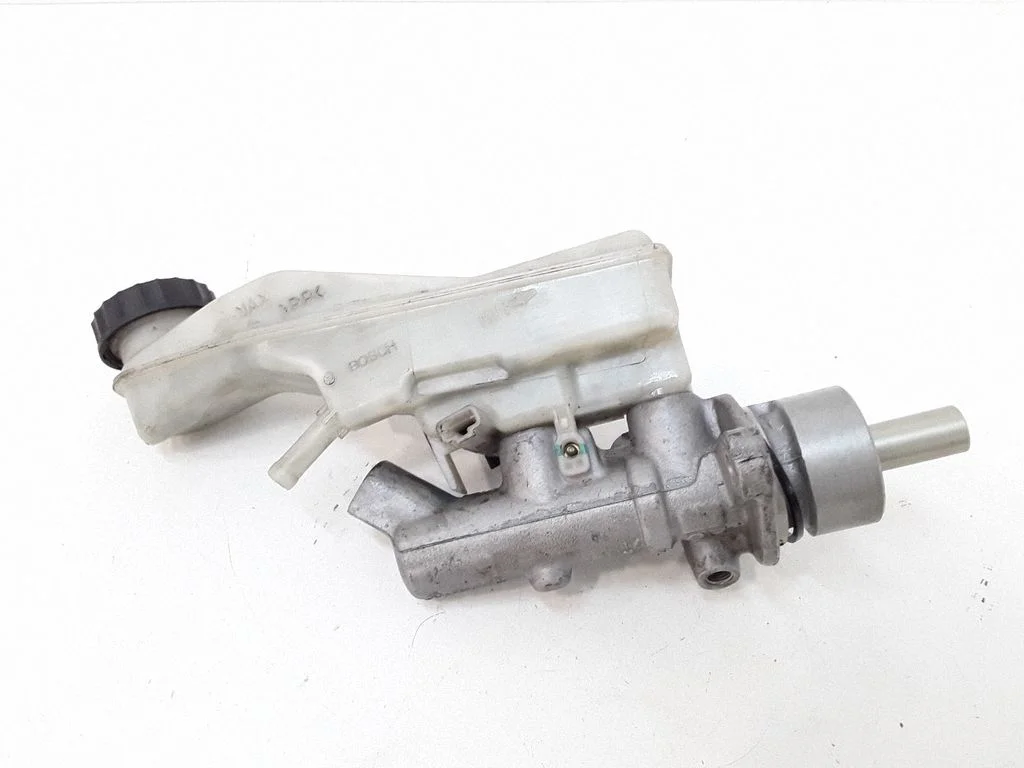Master brake cylinder