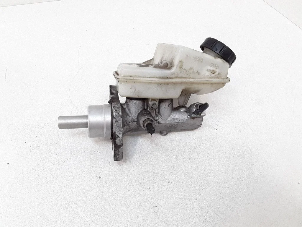 Master brake cylinder
