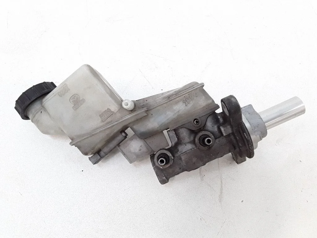 Master brake cylinder 226612