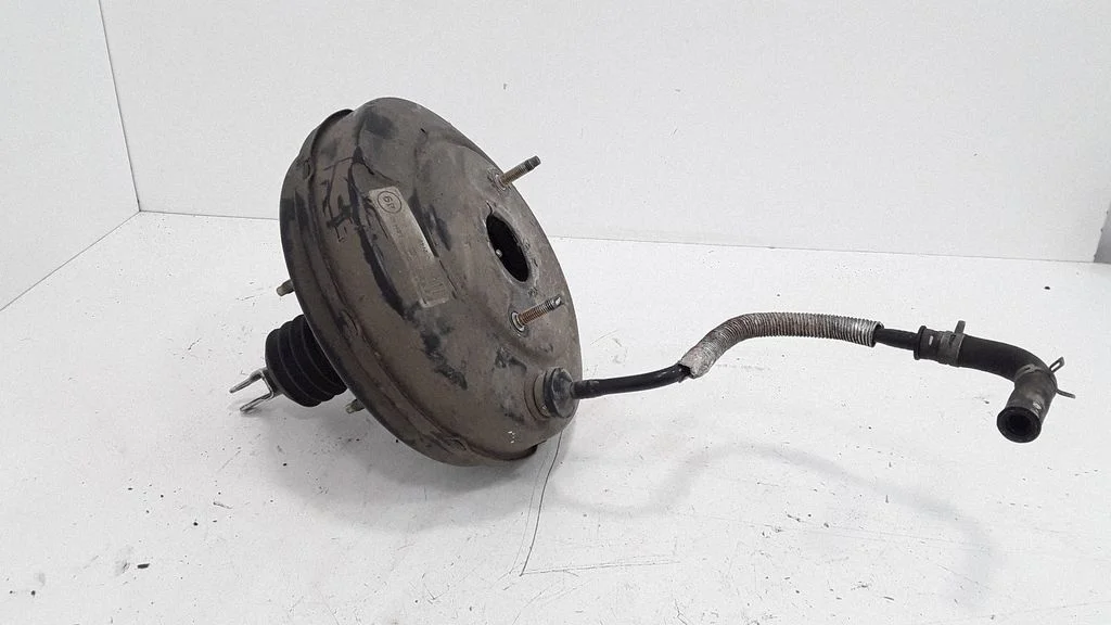 Brake booster – Toyota Matrix (E130) (2001-2008)