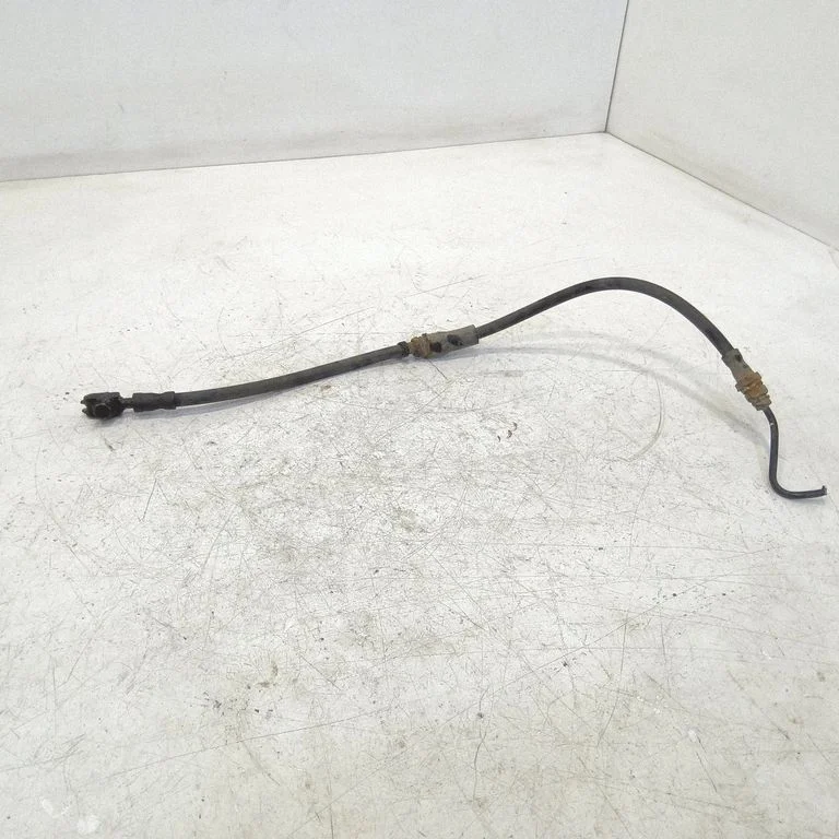 Brake booster pipe/hose – front