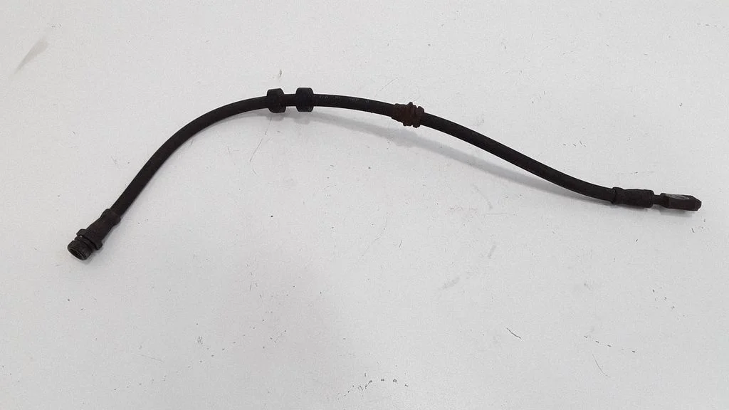 Brake booster pipe/hose – front left
