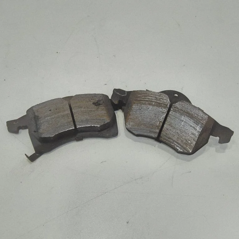 Brake pads (front) – front right