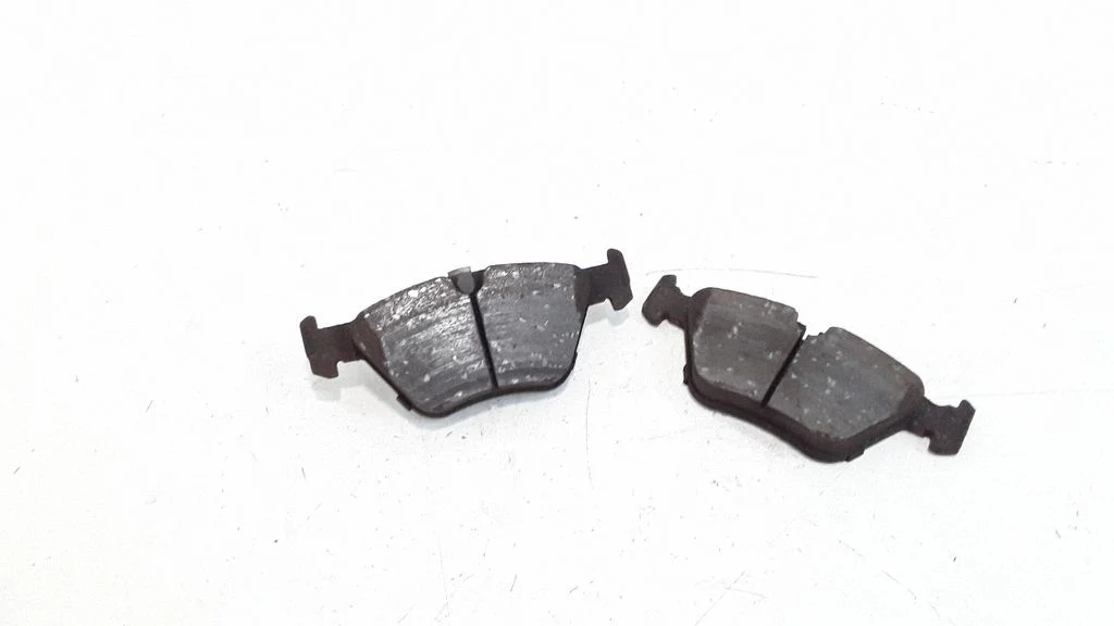 Piduriklotsid (esimesed) – eesmine