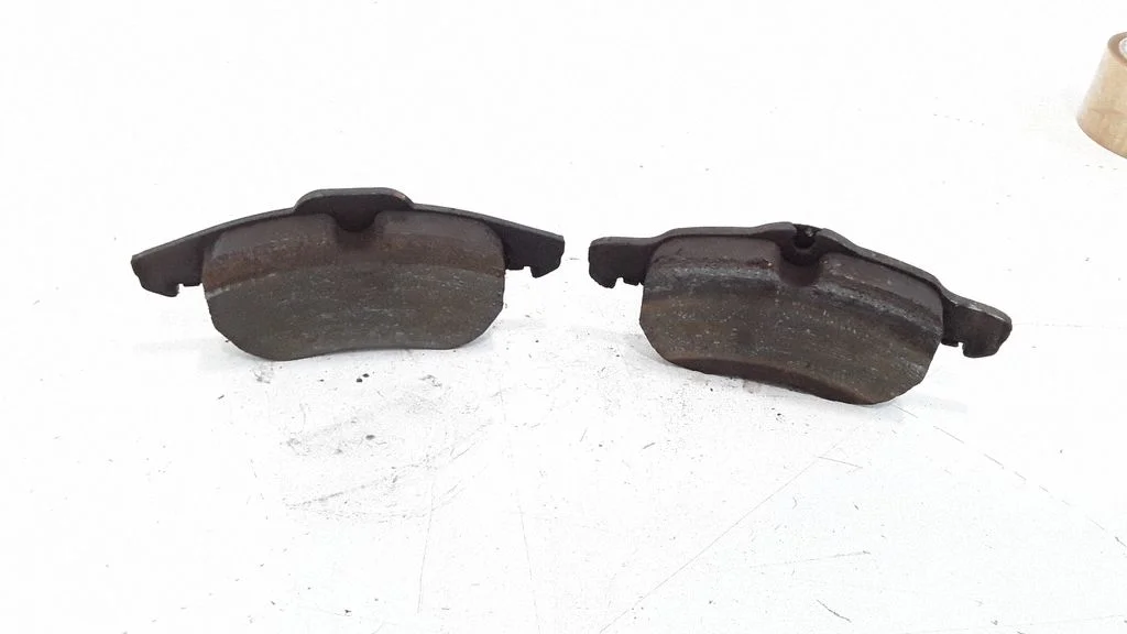 Brake pads (front)
