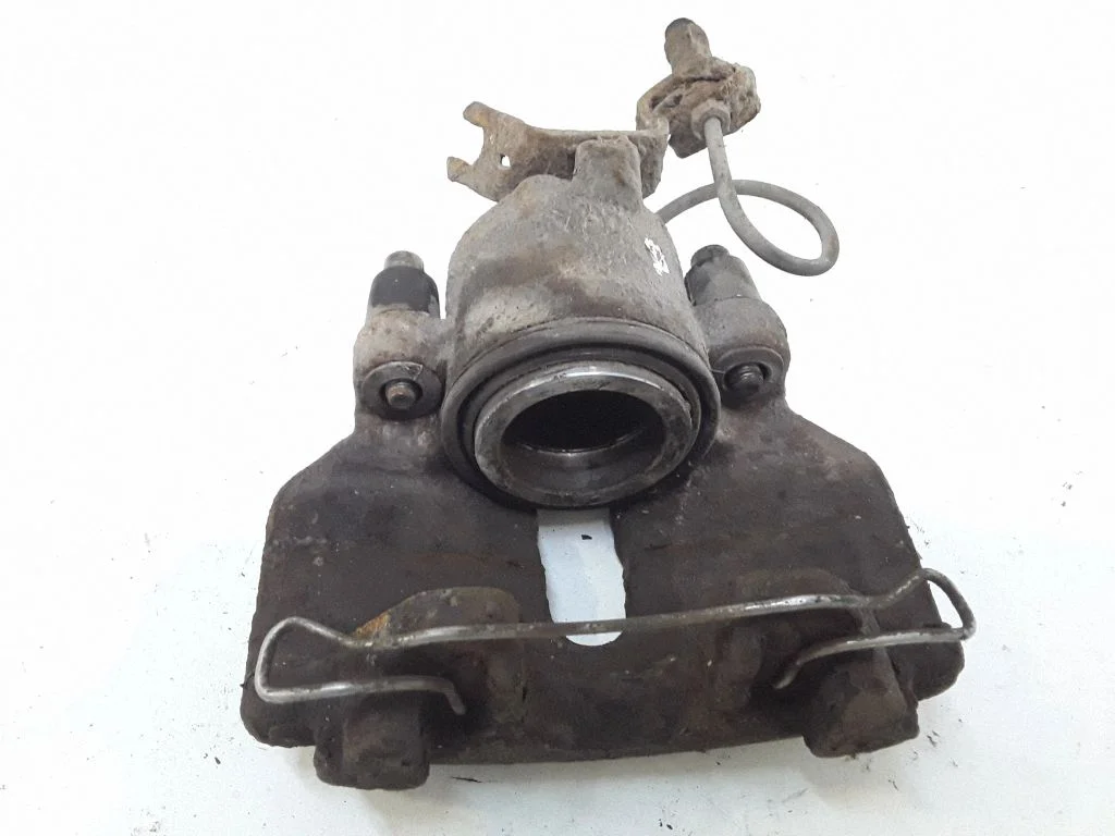 Front brake caliper – right