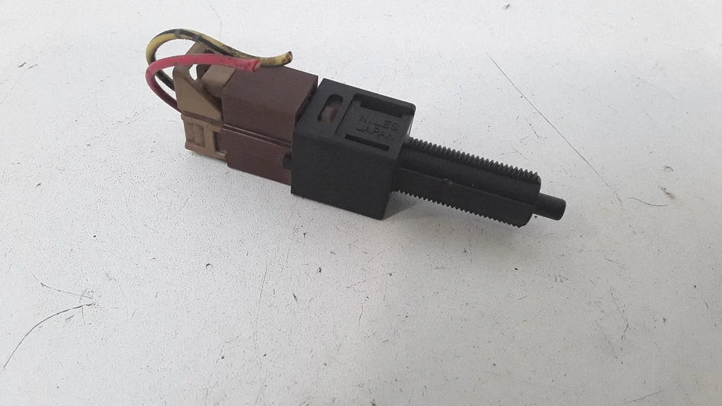Brake pedal sensor switch