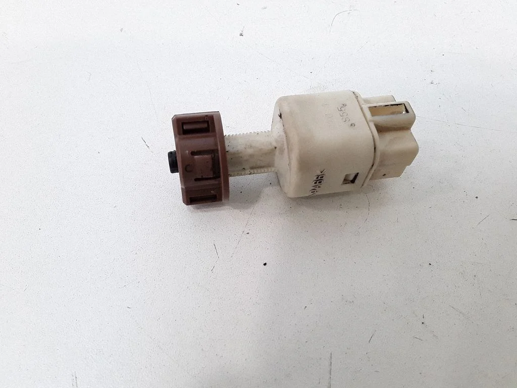 Brake pedal sensor switch 2701S55