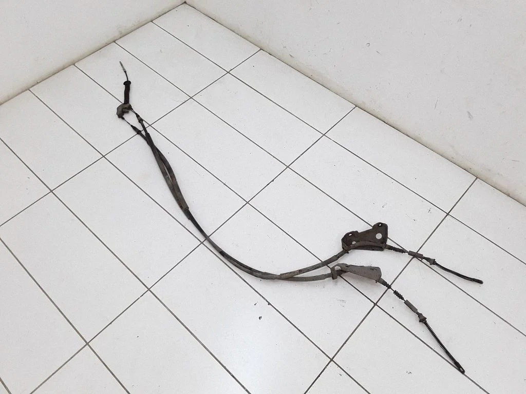 Handbrake/parking brake wiring cable – Opel Astra H (2004-2012)