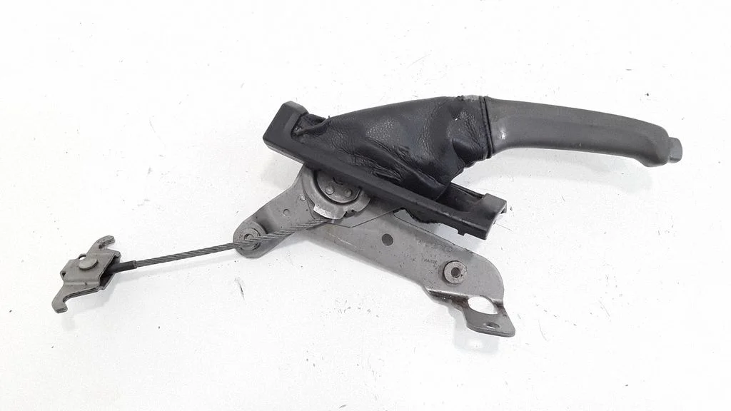 Handbrake/parking brake lever assembly