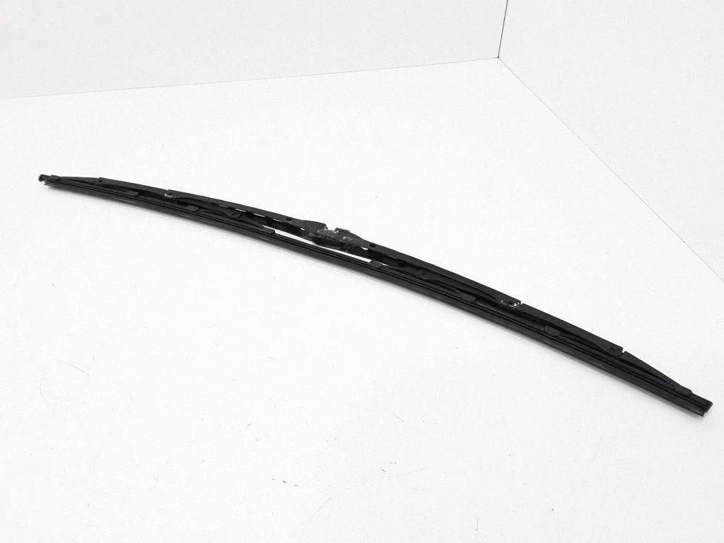 Windshield/front glass wiper blade – left