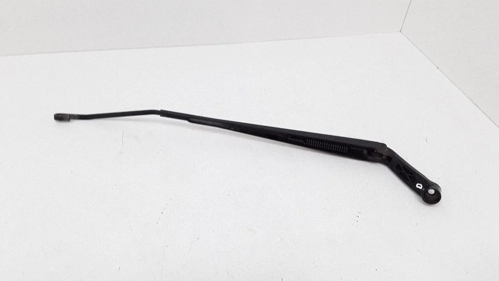 Front wiper blade arm – right
