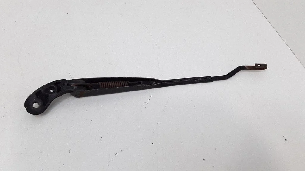 Front wiper blade arm