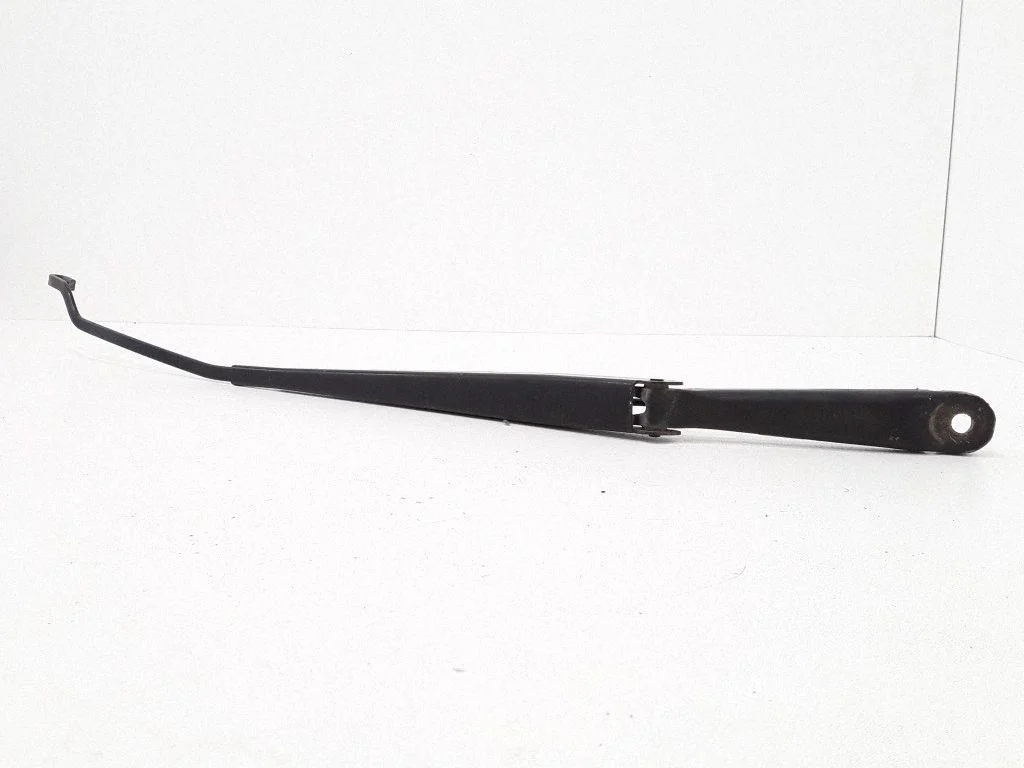 Priekinio stiklo valytuvų kojelė