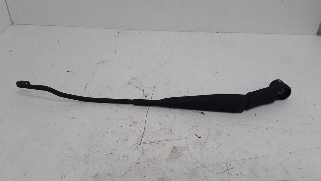 Front wiper blade arm – left