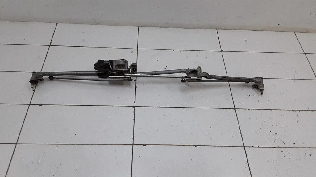 Front wiper linkage and motor