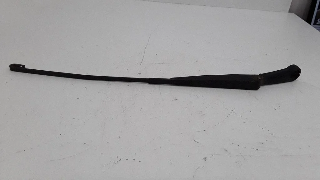 Front wiper blade arm – right